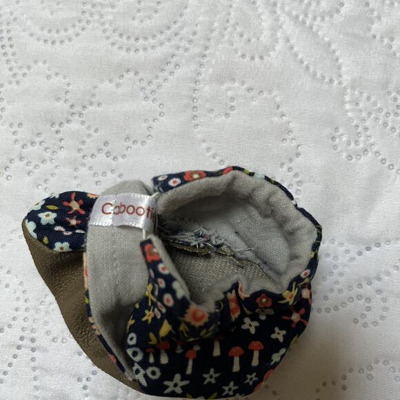 NWT Cabooties Handmade Baby Booties 0-6m - Picture 4 of 7